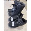 Image 2 : 2 NEW PAIRS MENS 3M SIZE 8 WINTER BOOTS