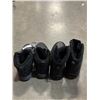 Image 3 : 2 NEW PAIRS MENS 3M SIZE 8 WINTER BOOTS