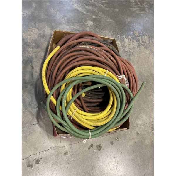 BOX OF VARIOUS AIR HOSES