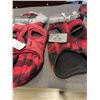 Image 3 : 4 NEW DOG JACKETS AND 4 NEW DOG BANDANAS, ASSORTED SIZE