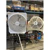 Image 1 : 2 TABLE FANS