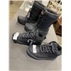 Image 2 : 2 NEW PAIRS MENS 3M SIZE 8 WINTER BOOTS