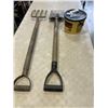 Image 2 : PAIL OF QUICK SET CEMENT AND PITCH FORK, SHOVEL