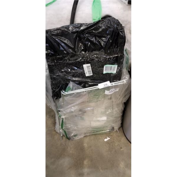 6 GARABGE / YARD BAG HOLDER FRAMES