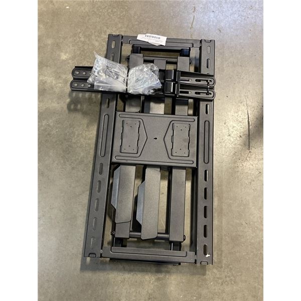 INSIGNIA 42-90 INCH LARGE FULL MOTION TV WALL MOUNT, UP TO 120LBS