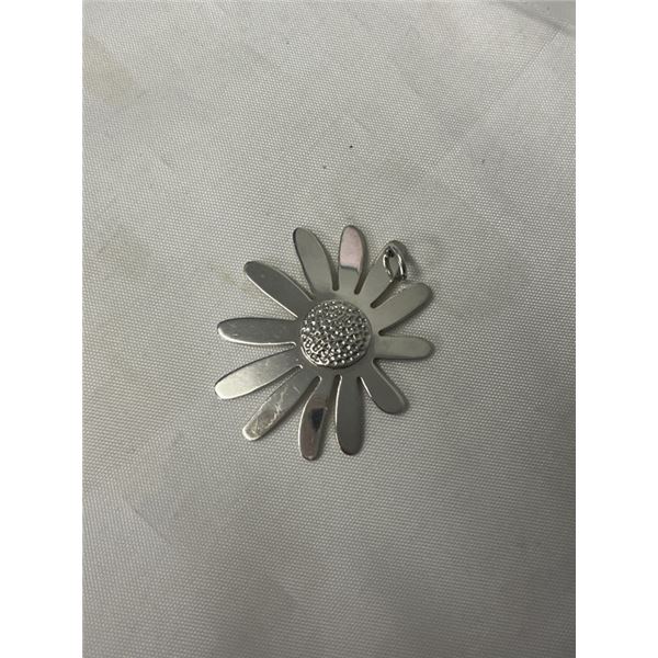 LARGE STERLING SILVER FLOWER PENDANT MARKED 925
