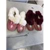 Image 2 : 2 PAIRS SIZE 6 MOCCASINS