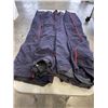 Image 2 : 4 VINTAGE ARMY BLACK AND RED STRIPE WOOL PANTS