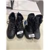 Image 1 : 2 NEW PAIRS LADIES 3M SIZE 6 WINTER BOOTS