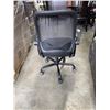 Image 2 : MESH BACK ROLLING OFFICE CHAIR