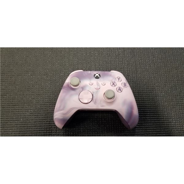 XBOX WIRELESS CONTROLLER - TESTED WORKING, RETAIL $74