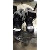 Image 2 : 2 NEW PAIRS LADIES 3M SIZE 7 WINTER BOOTS