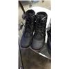 Image 3 : 2 NEW PAIRS LADIES 3M SIZE 7 WINTER BOOTS