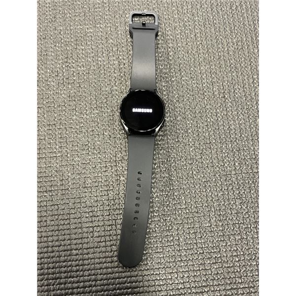 SAMSUNG GALAXY WATCH 5 40MM SMARTWATCH - TESTED WORKING, RETAIL $259