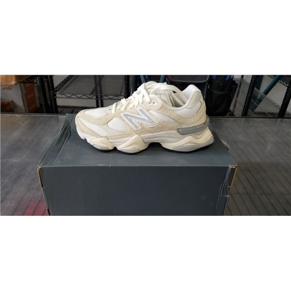 NEW PAIR OF NEW BALANCE CT302 WHITE PURPLE SHOES SIZE WOMENS 5.5, MENS 4