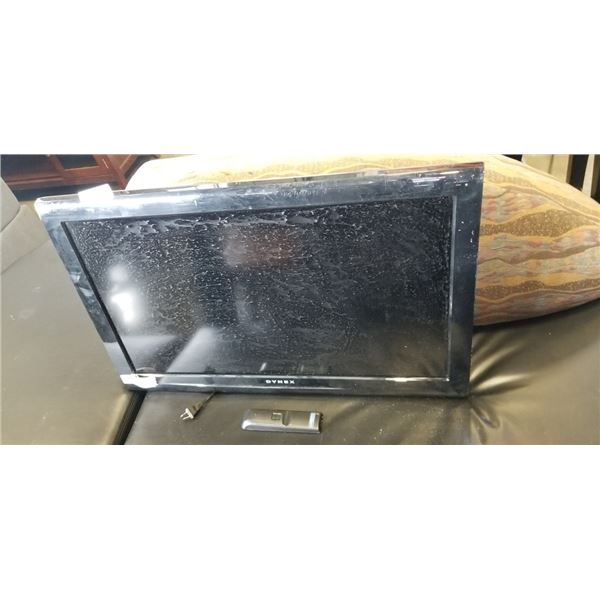 DYNEX 32" TV W/ REMOTE ON MOUNT