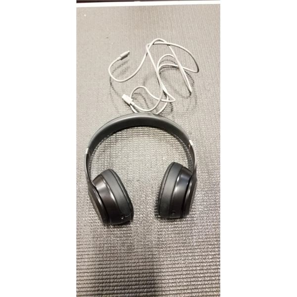 BEATS SOLO 4 BLUETOOTH OVER EAR HEADPHONES - TESTED WORKING, RETAIL $279