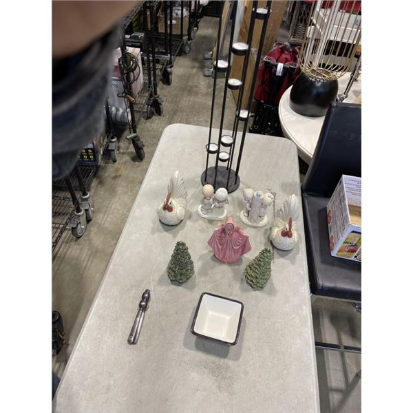 DECORATIVE CANDLE HOLDER AND HOLIDAY DECOR