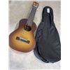 Image 2 : YAMAHA GUITALELE GL1 IN SOFT CASE