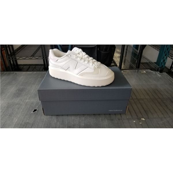 NEW PAIR OF NEW BALANCE CT302 WHITE PURPLE SHOES SIZE WOMENS 6, MENS 4.5