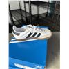 Image 4 : 2 NEW PAIRS OF SAMBA OG EL 1 SIZE 7.5K