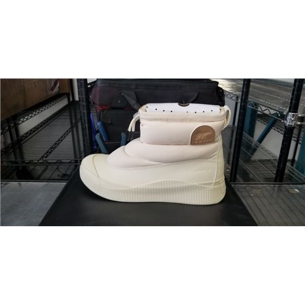 NEW SOREL OUT N ABOUT PUFFY WATERPROOF BOOT SIZE WOMENS 9