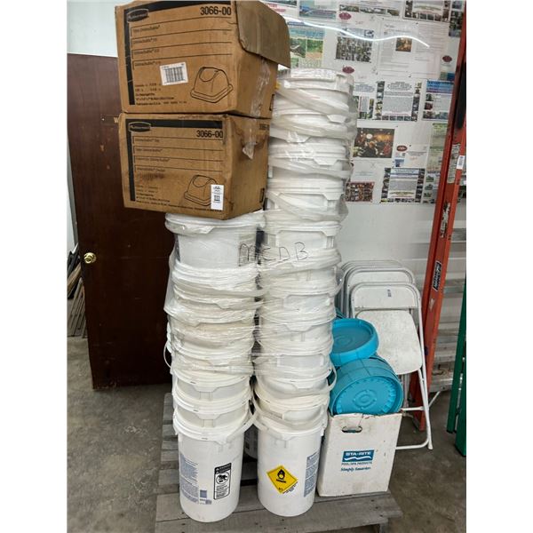 Pallet of Buckets w/Rubbermaid Waste Can Lids