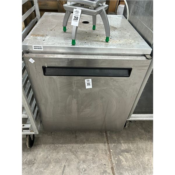 Wellbuilt  2' Rolling Worktop Ref.