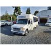 Image 3 : PARKSVILLE - 2002 FORD E450, WHITE, 437516 KMS, REAR WHEEL DRIVE. - DA08382