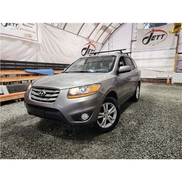 PARKSVILLE - 2011 HYUNDAI SANTA FE, GREY, 204491 KMS, FRONT WHEEL DRIVE. - D037929