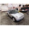 Image 10 : PARKSVILLE - 2004 MINI COOPER, SILVER, 182561 KMS, FRONT WHEEL DRIVE. - PC54226