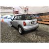 Image 20 : PARKSVILLE - 2004 MINI COOPER, SILVER, 182561 KMS, FRONT WHEEL DRIVE. - PC54226
