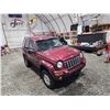 Image 10 : PARKSVILLE - 2002 JEEP LIBERTY, RED, 261573 KMS, 4X4. - B109667