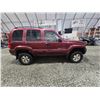 Image 11 : PARKSVILLE - 2002 JEEP LIBERTY, RED, 261573 KMS, 4X4. - B109667