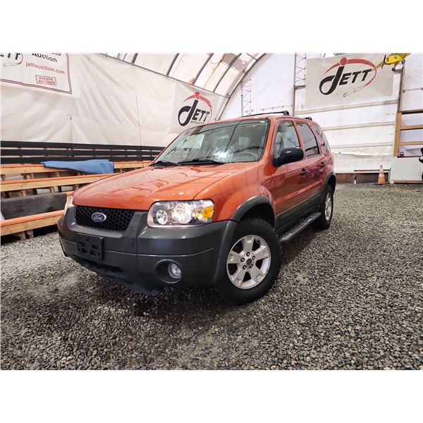 PARKSVILLE - 2006 FORD ESCAPE, ORANGE, 145241 KMS, FOUR WHEEL DRIVE. - DA15719