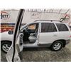 Image 48 : PARKSVILLE - 2005 HYUNDAI SANTA FE, WHITE, 193197 KMS, ALL WHEEL DRIVE. - D977927