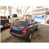 Image 16 : PARKSVILLE - 2006 HYUNDAI TUCSON, BLUE, 288053 KMS, ALL WHEEL DRIVE. - P455417