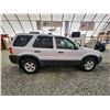Image 25 : PARKSVILLE - 2006 FORD ESCAPE, WHITE, 258420 KMS, FOUR WHEEL DRIVE. - JC73909