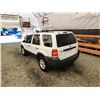 Image 39 : PARKSVILLE - 2006 FORD ESCAPE, WHITE, 258420 KMS, FOUR WHEEL DRIVE. - JC73909