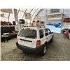 Image 8 : PARKSVILLE - 2006 FORD ESCAPE, WHITE, 258420 KMS, FOUR WHEEL DRIVE. - JC73909