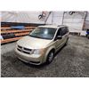 Image 4 : PARKSVILLE - 2010 DODGE GRAND CARAVAN, GOLD, 242781 KMS, FRONT WHEEL DRIVE. - D361963