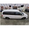 Image 13 : PARKSVILLE - 2015 CHRYSLER TOWN AND COUNTRY, WHITE, 188541 KMS, FRONT WHEEL DRIVE. - D714640