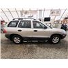 Image 11 : PARKSVILLE - 2002 HYUNDAI SANTA FE, SILVER, 251745 KMS, FRONT WHEEL DRIVE. - D332333