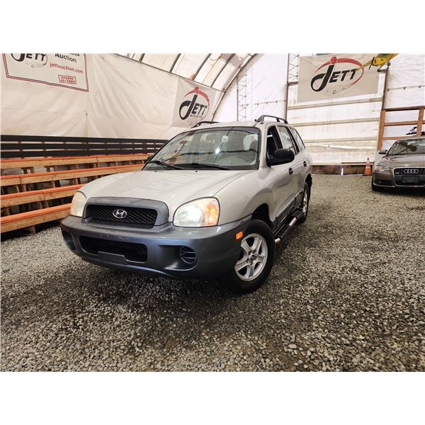PARKSVILLE - 2002 HYUNDAI SANTA FE, SILVER, 251745 KMS, FRONT WHEEL DRIVE. - D332333