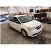 Image 10 : PARKSVILLE - 2013 DODGE CARAVAN, WHITE, 179891 KMS, FRONT WHEEL DRIVE. - D702426