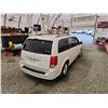 Image 16 : PARKSVILLE - 2013 DODGE CARAVAN, WHITE, 179891 KMS, FRONT WHEEL DRIVE. - D702426