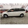 Image 23 : PARKSVILLE - 2013 DODGE CARAVAN, WHITE, 179891 KMS, FRONT WHEEL DRIVE. - D702426