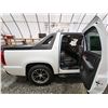 Image 40 : PARKSVILLE - 2009 CHEVROLET AVALANCHE, WHITE, 342072 KMS, 4X4 "NO RESERVE" - P209525