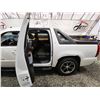 Image 44 : PARKSVILLE - 2009 CHEVROLET AVALANCHE, WHITE, 342072 KMS, 4X4 "NO RESERVE" - P209525