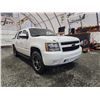 Image 8 : PARKSVILLE - 2009 CHEVROLET AVALANCHE, WHITE, 342072 KMS, 4X4 "NO RESERVE" - P209525
